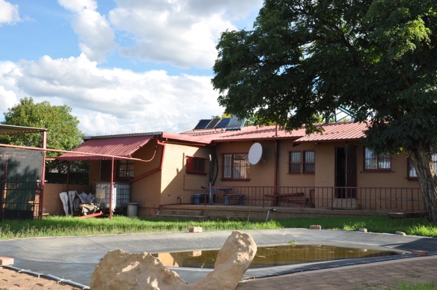 4 Bedroom Property for Sale in Uitsig Free State